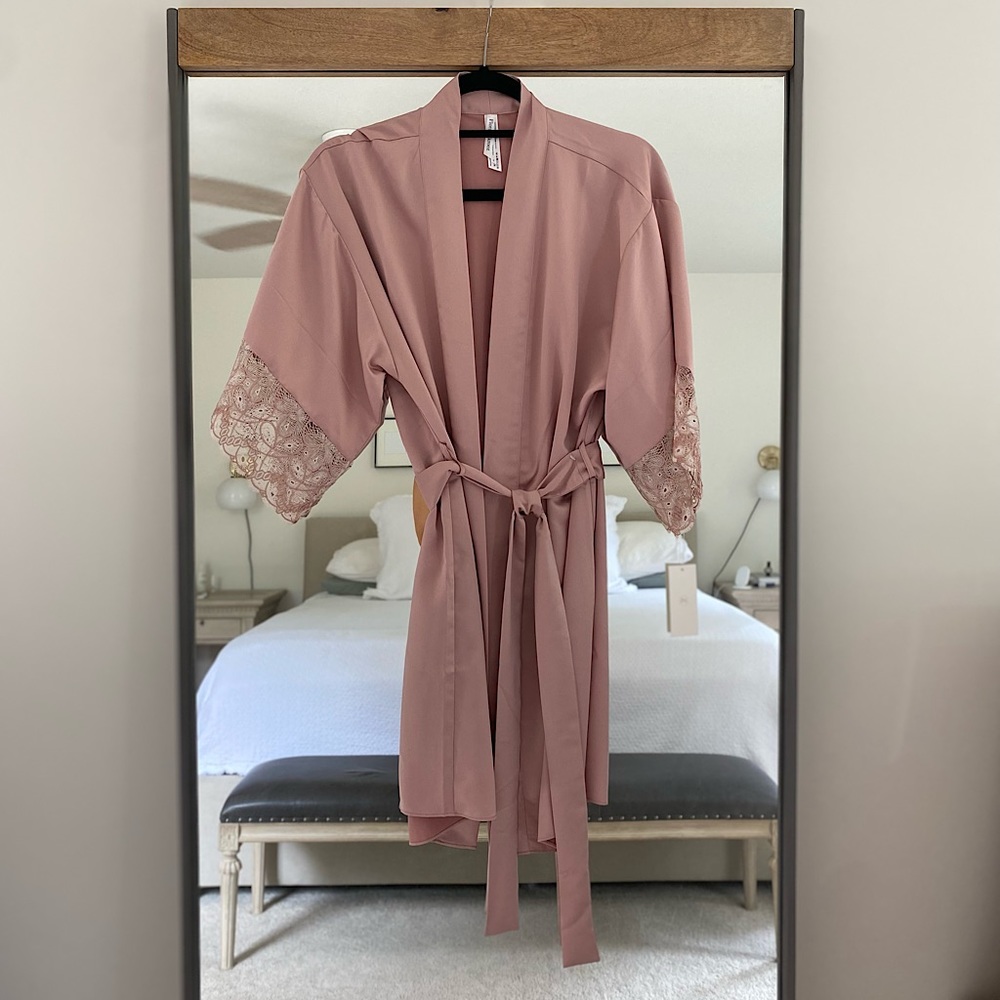 NWT Anthropologie Flora Nikrooz Lace + Satin Rose Robe